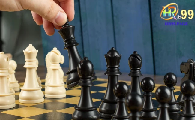 Cờ vua - bộ môn giải trí mang tính trí tuệ và kỹ năng cao 2 Bắt tốt qua đường